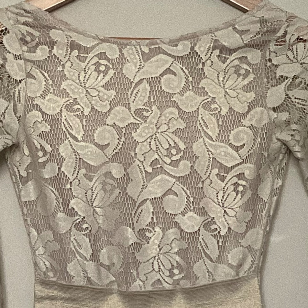 Zara Golden Floral Lace Banded Backless Longsleeves Dress - Picture 8 of 9